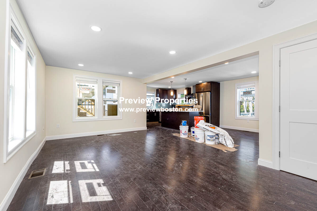 5 bed, 4+ bath apartment for rent at 70 Stanley Ave Unit 1, South Medford — photo 20 of 33