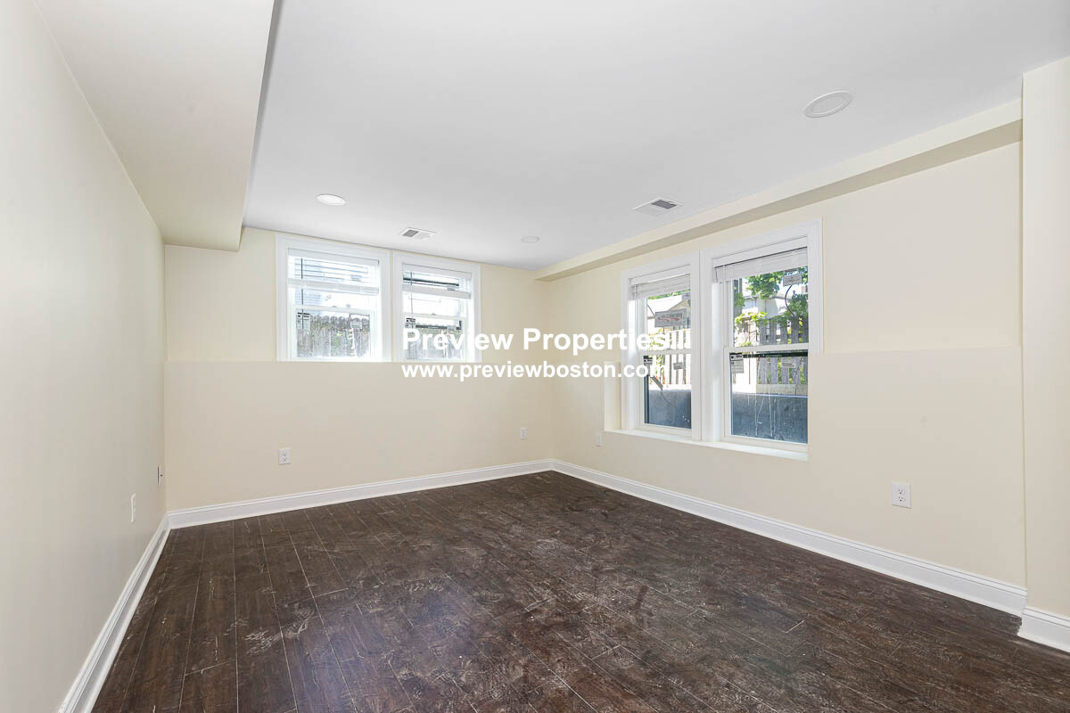 5 bed, 4+ bath apartment for rent at 70 Stanley Ave Unit 1, South Medford — photo 6 of 33