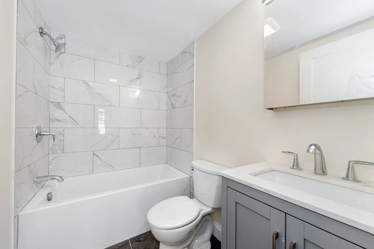 5 bed, 5.5 bath apartment for rent at 70 Stanley Ave Unit 70, South Medford — photo 13 of 14