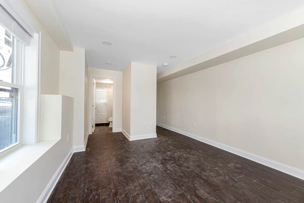5 bed, 5.5 bath apartment for rent at 70 Stanley Ave Unit 70, South Medford — photo 8 of 14