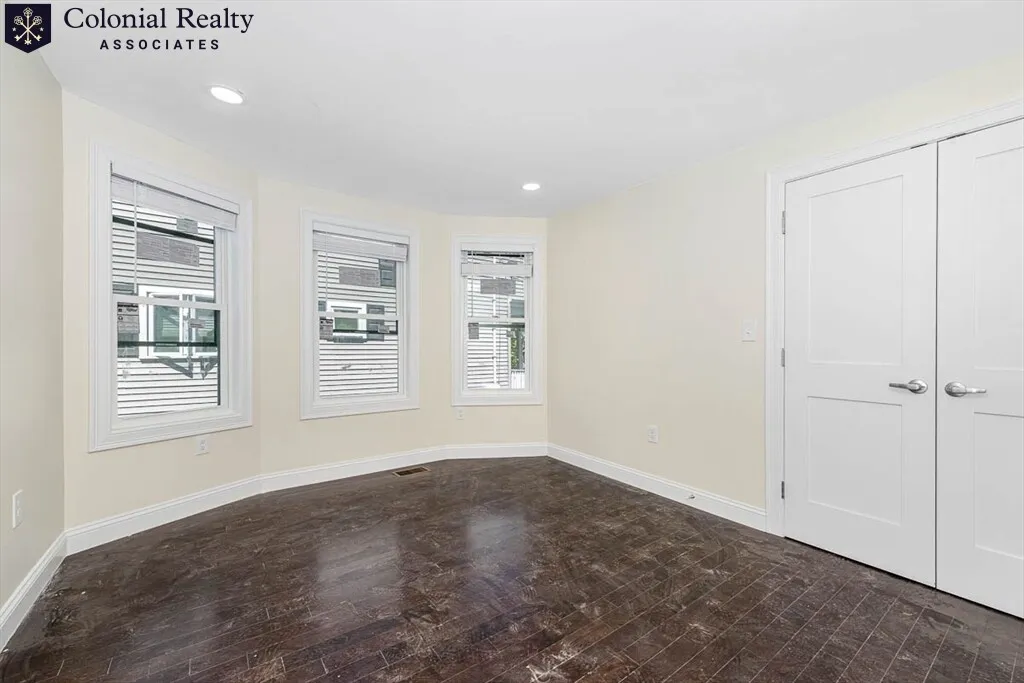 5 bed, 5.5 bath apartment for rent at 70 Stanley Ave Unit Ave, South Medford — photo 18 of 27