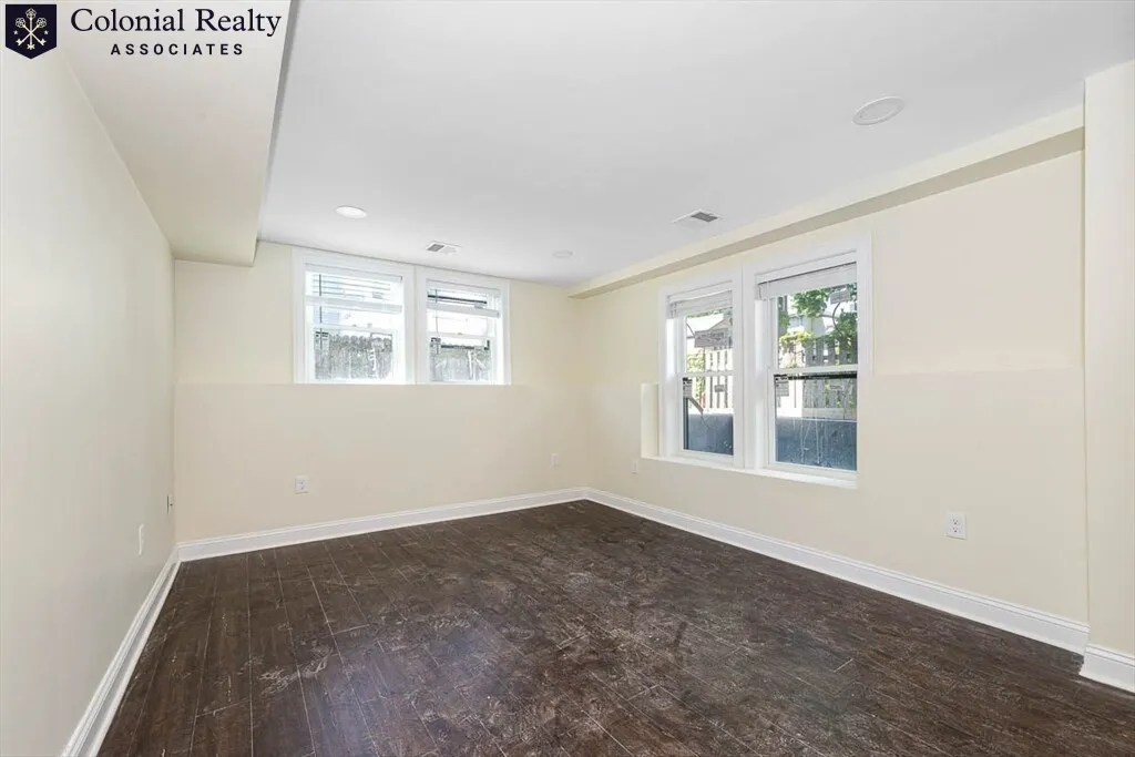 5 bed, 5.5 bath apartment for rent at 70 Stanley Ave Unit Ave, South Medford — photo 14 of 27