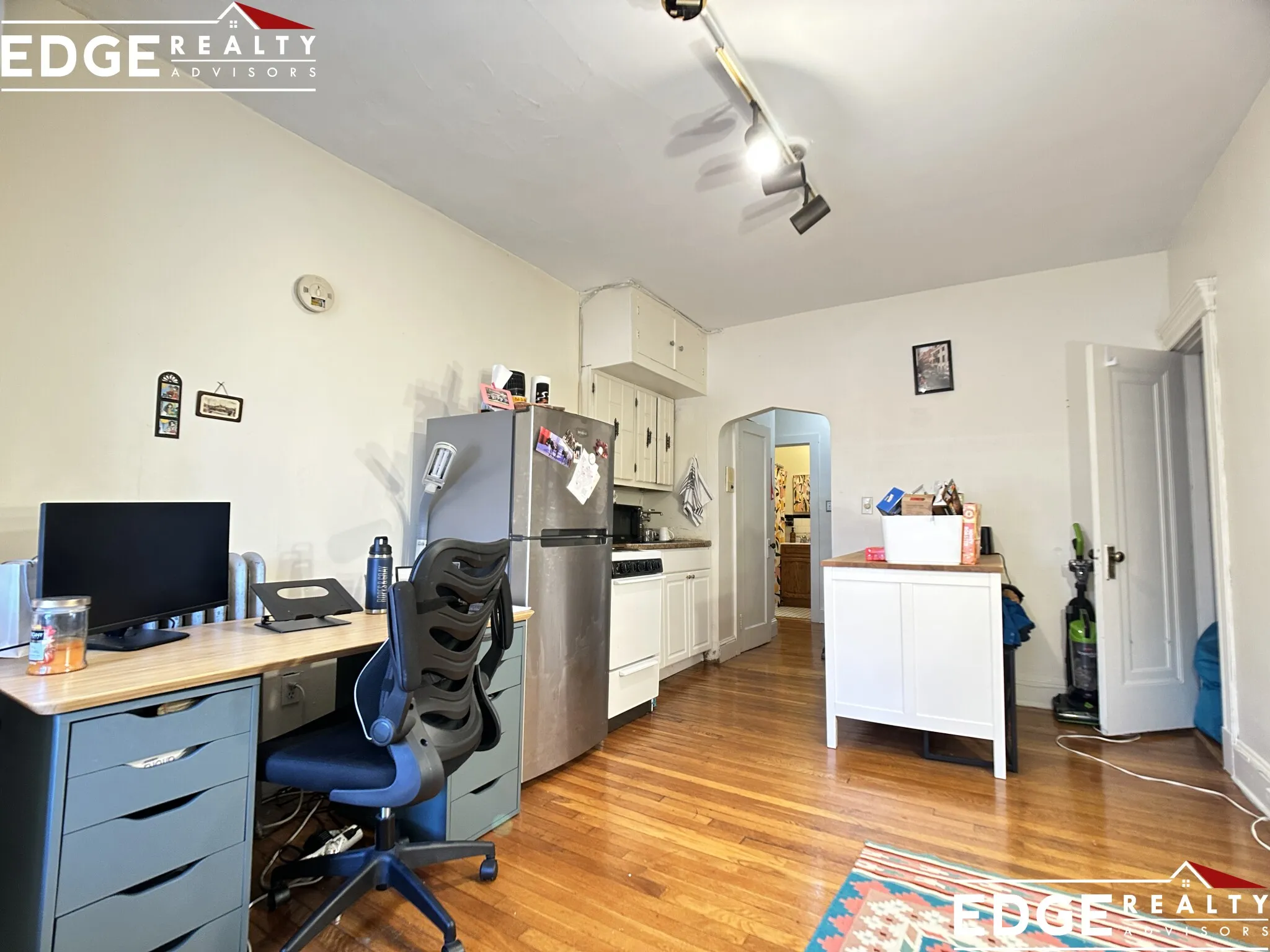 Studio bed, 1 bath apartment for rent at 70 Strathmore Rd Unit 11, Brighton — photo 2 of 5
