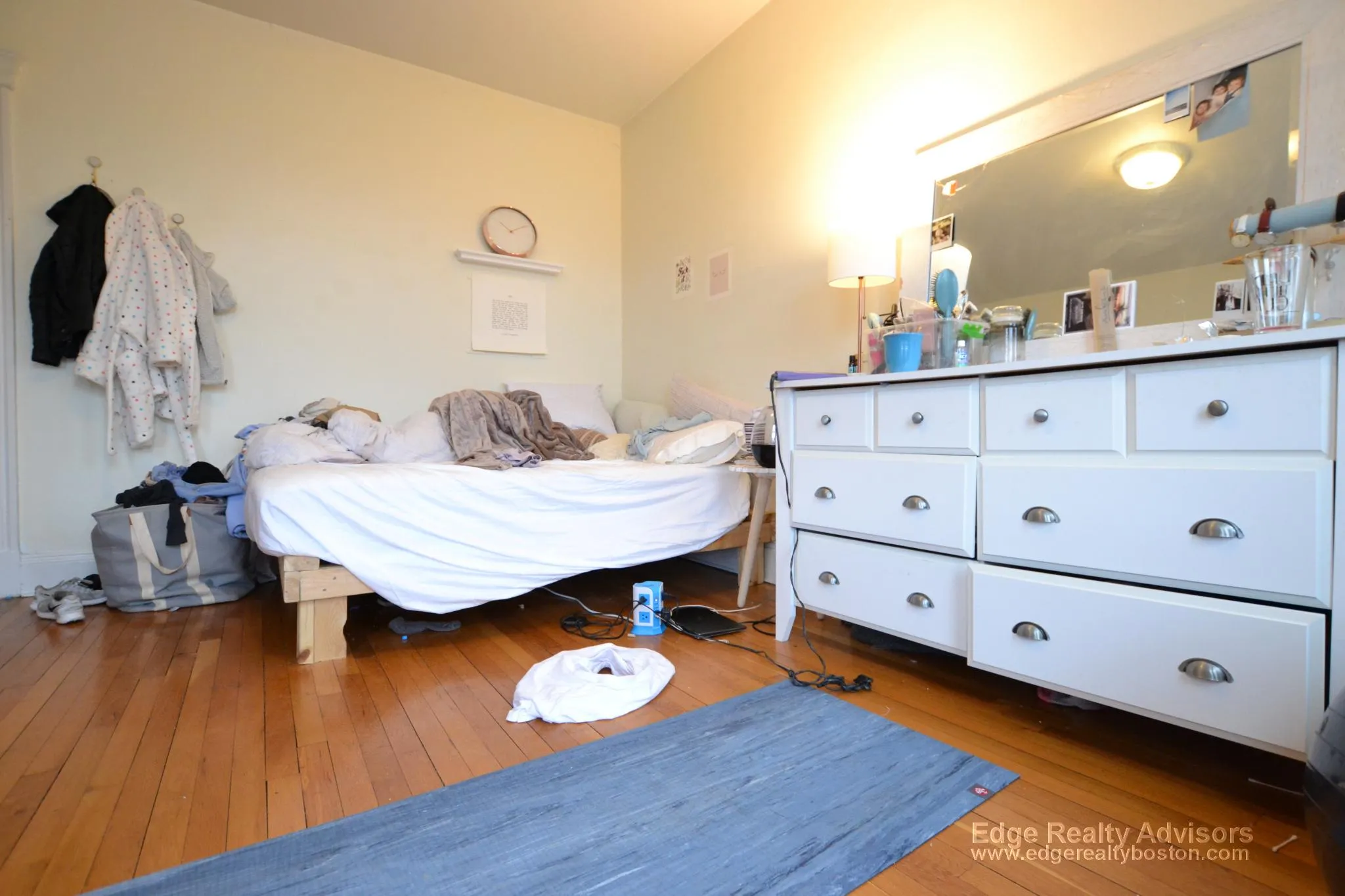 3 bed, 1 bath apartment for rent at 70 Strathmore Rd Unit 12B, Brighton — photo 6 of 7