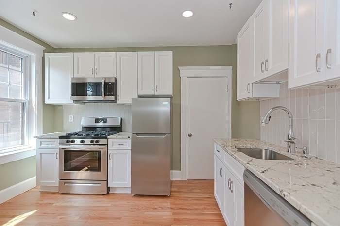 1 bed, 1 bath apartment for rent at 70 Strathmore Rd Unit 9B, Brighton