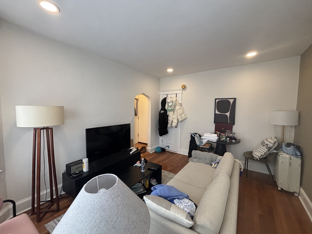 1 bed, 1 bath apartment for rent at 70 Strathmore Rd Unit 9B, Brighton — photo 10 of 20
