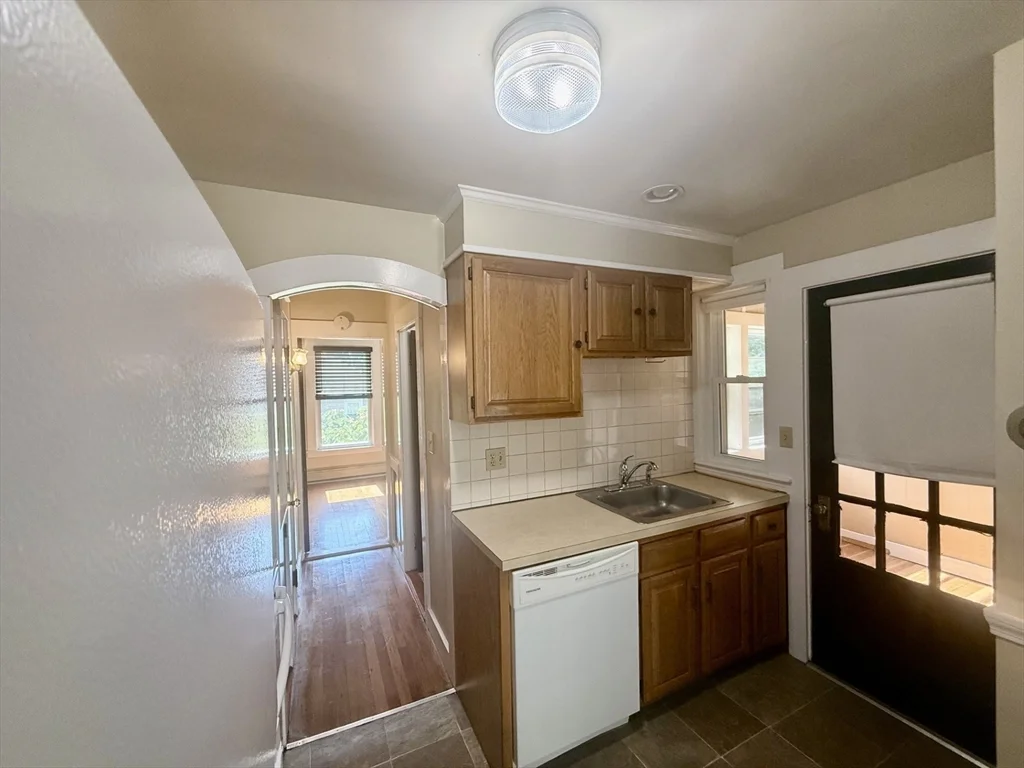 1 bed, 1 bath apartment for rent at 70 Tremont St Unit 2R, South Braintree — photo 4 of 15