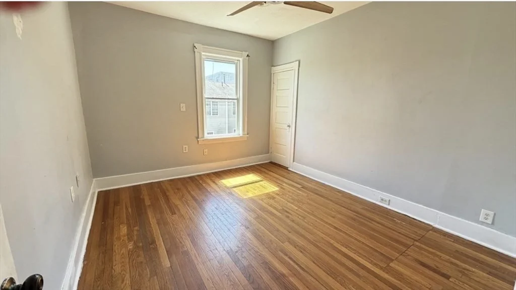 3 bed, 1 bath apartment for rent at 70 Vale St Unit 3, Worcester — photo 6 of 10