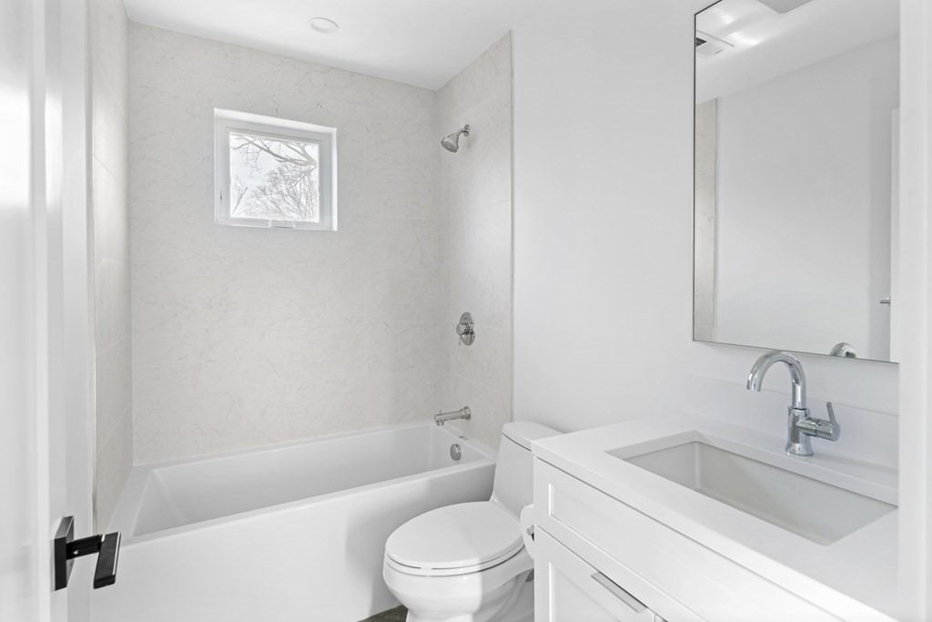 4 bed, 4+ bath apartment for rent at 70 Walker St Unit 4, Newtonville — photo 20 of 34