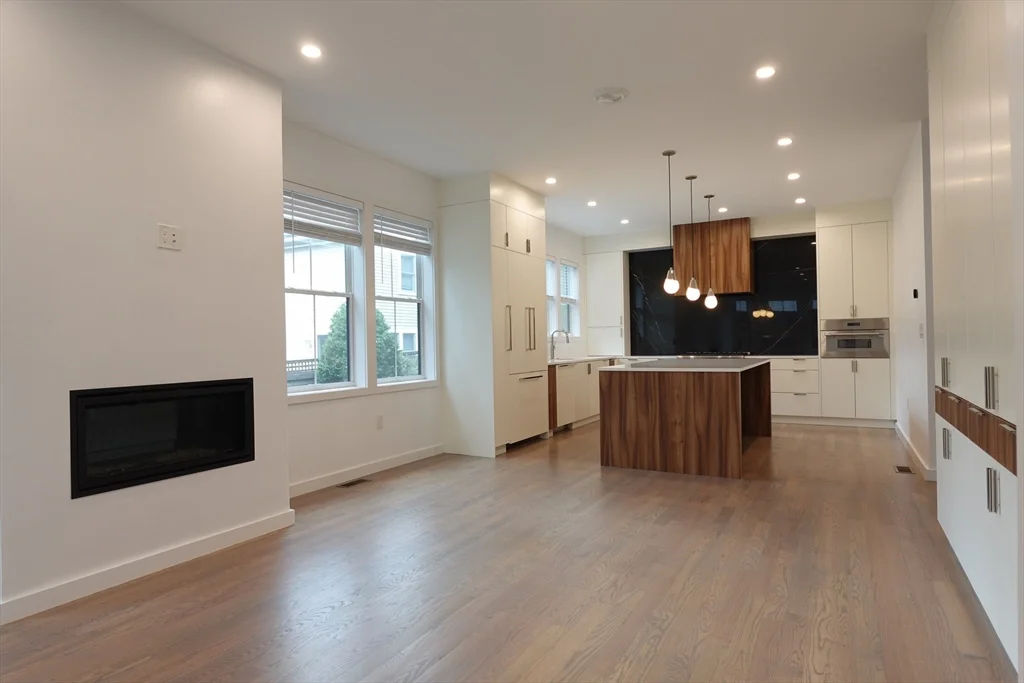 4 bed, 3 bath apartment for rent at 70 Walker Unit 2, Newton — photo 2 of 13