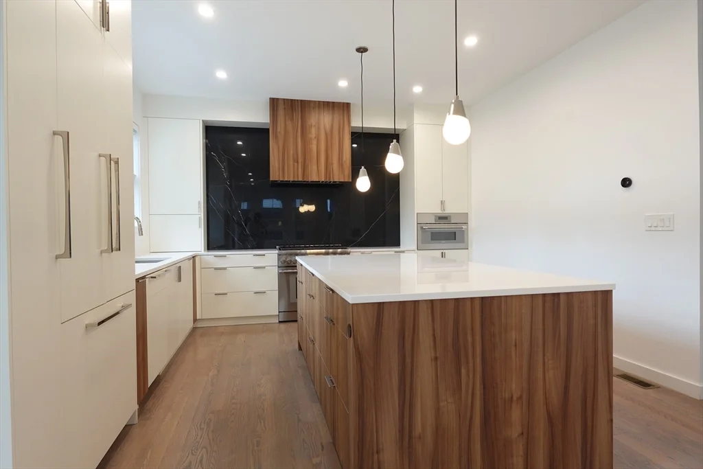 4 bed, 3 bath apartment for rent at 70 Walker Unit 2, Newton — photo 4 of 13