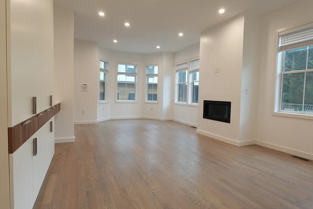 4 bed, 3 bath apartment for rent at 70 Walker Unit 2, Newton — photo 8 of 13
