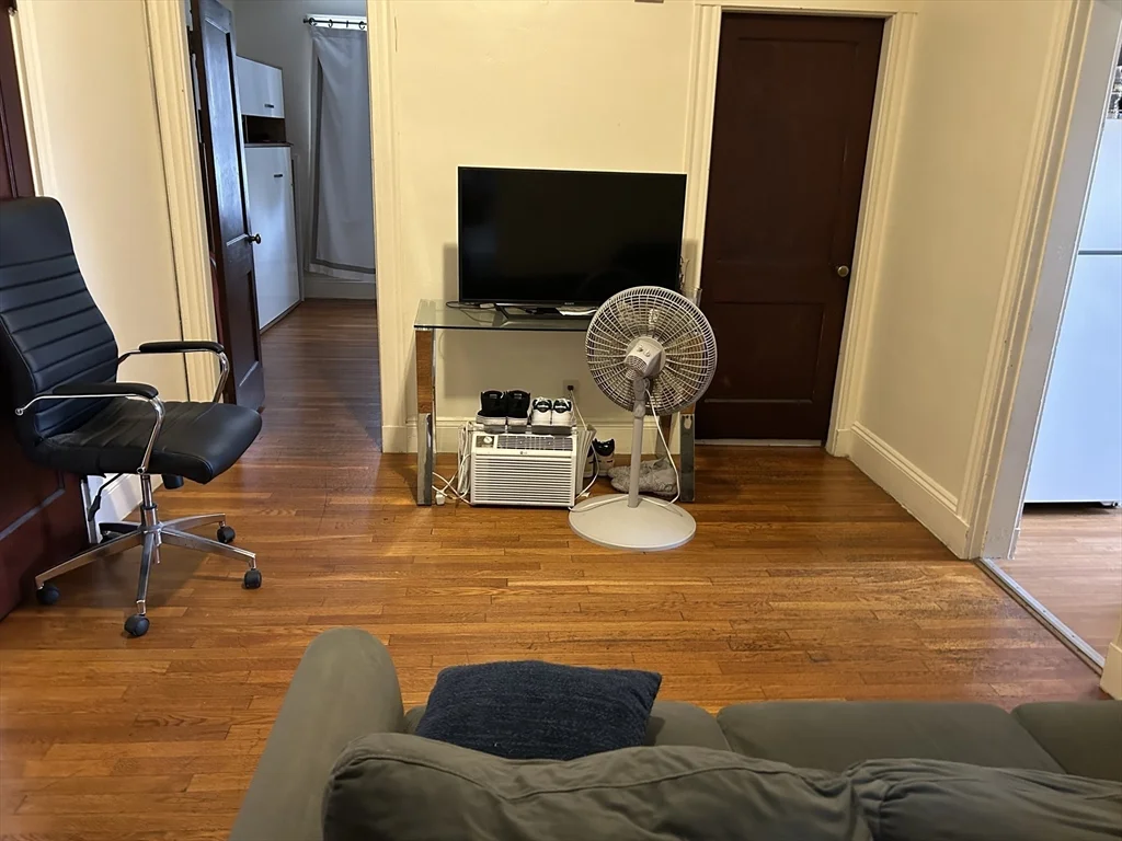 3 bed, 1 bath apartment for rent at 70 Washington St Unit 14, Malden — photo 3 of 7