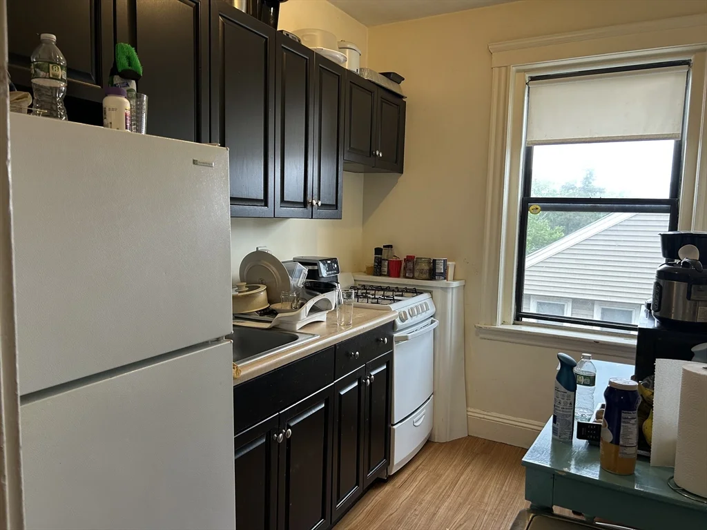3 bed, 1 bath apartment for rent at 70 Washington St Unit 14, Malden — photo 1 of 7