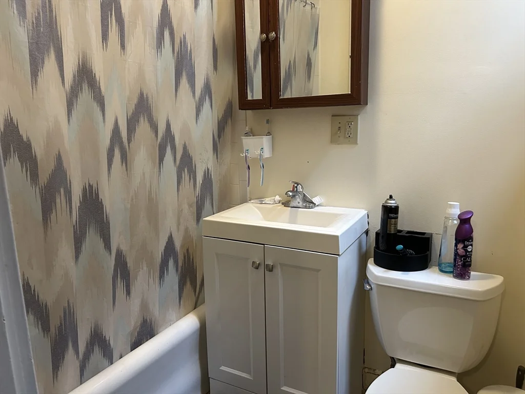 3 bed, 1 bath apartment for rent at 70 Washington St Unit 14, Malden — photo 7 of 7