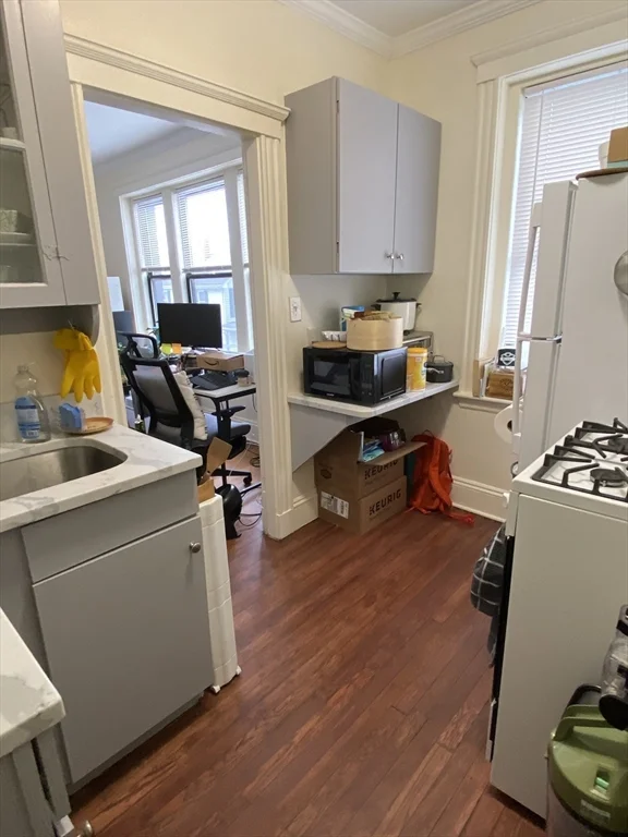 Studio bed, 1 bath apartment for rent at 70 Washington St Unit 9, Malden — photo 2 of 8