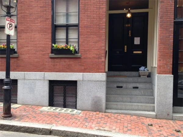 1 bed, 1 bath apartment for rent at 70 West Cedar St Unit 1, Beacon Hill — photo 1 of 17