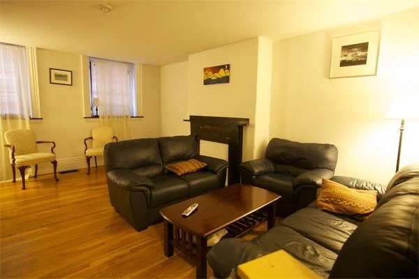 1 bed, 1 bath apartment for rent at 70 West Cedar St Unit 1, Beacon Hill — photo 3 of 17
