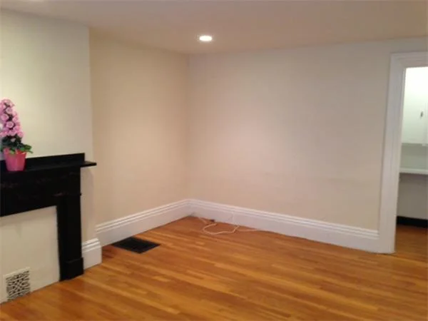 1 bed, 1 bath apartment for rent at 70 West Cedar St Unit 1, Beacon Hill — photo 5 of 17