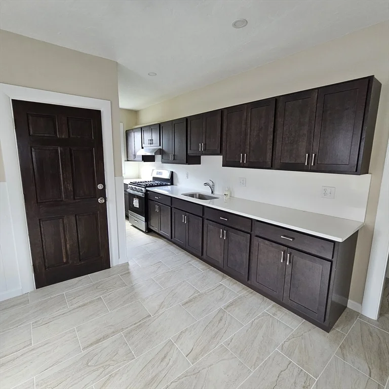 3 bed, 1 bath apartment for rent at 70 Weston St Unit 1, Brockton — photo 3 of 8