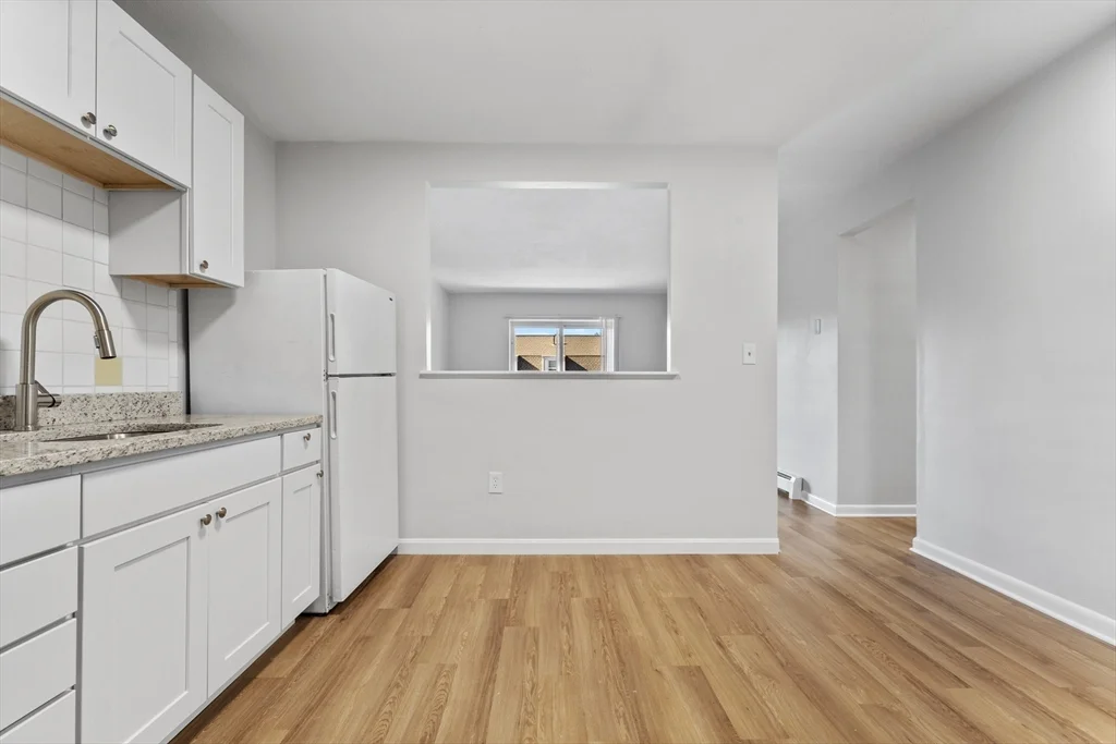 2 bed, 1 bath apartment for rent at 700 Cummins Highway Unit 11, Mattapan — photo 5 of 18