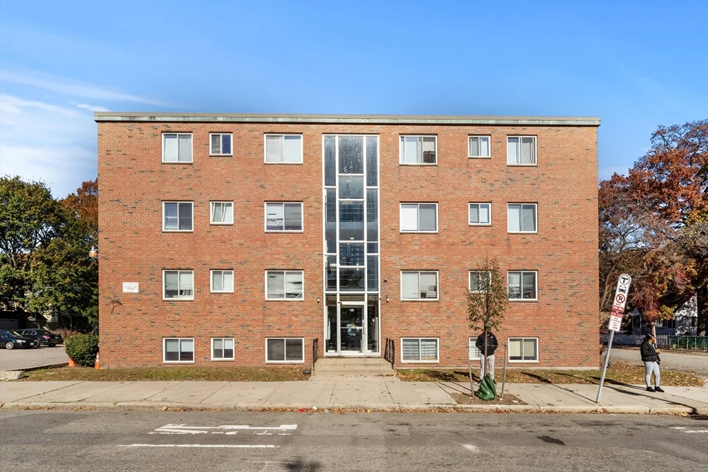 2 bed, 1 bath apartment for rent at 700 Cummins Highway Unit 11, Mattapan — photo 17 of 18