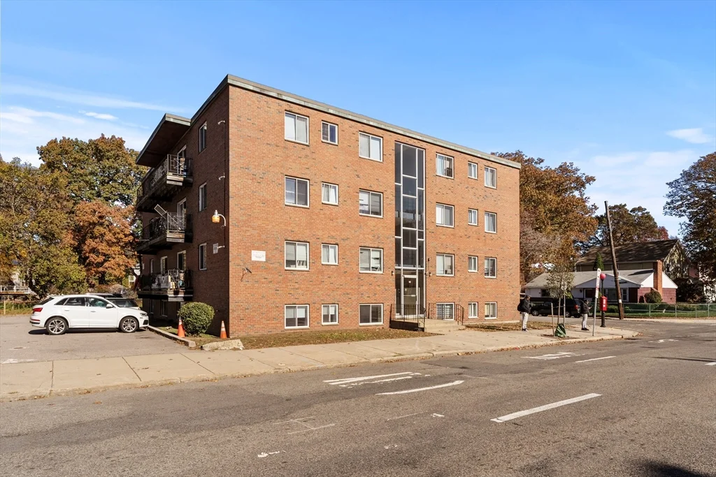 2 bed, 1 bath apartment for rent at 700 Cummins Highway Unit 11, Mattapan — photo 18 of 18