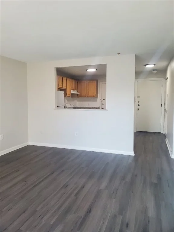 2 bed, 1 bath apartment for rent at 700 Cummins Highway Unit 8, Mattapan — photo 2 of 11