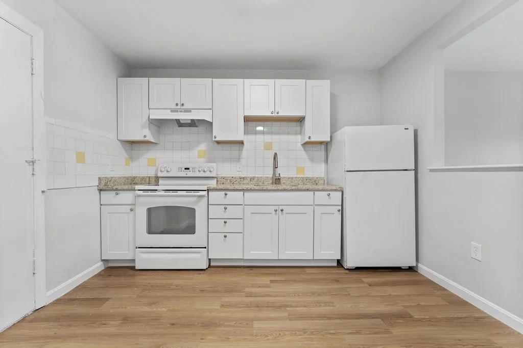 2 bed, 1 bath apartment for rent at 700 Cummins Hwy Unit 7, Mattapan — photo 3 of 17