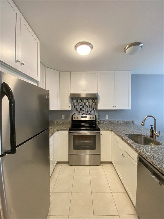2 bed, 1 bath apartment for rent at 700 East St Unit G, Walpole — photo 4 of 17