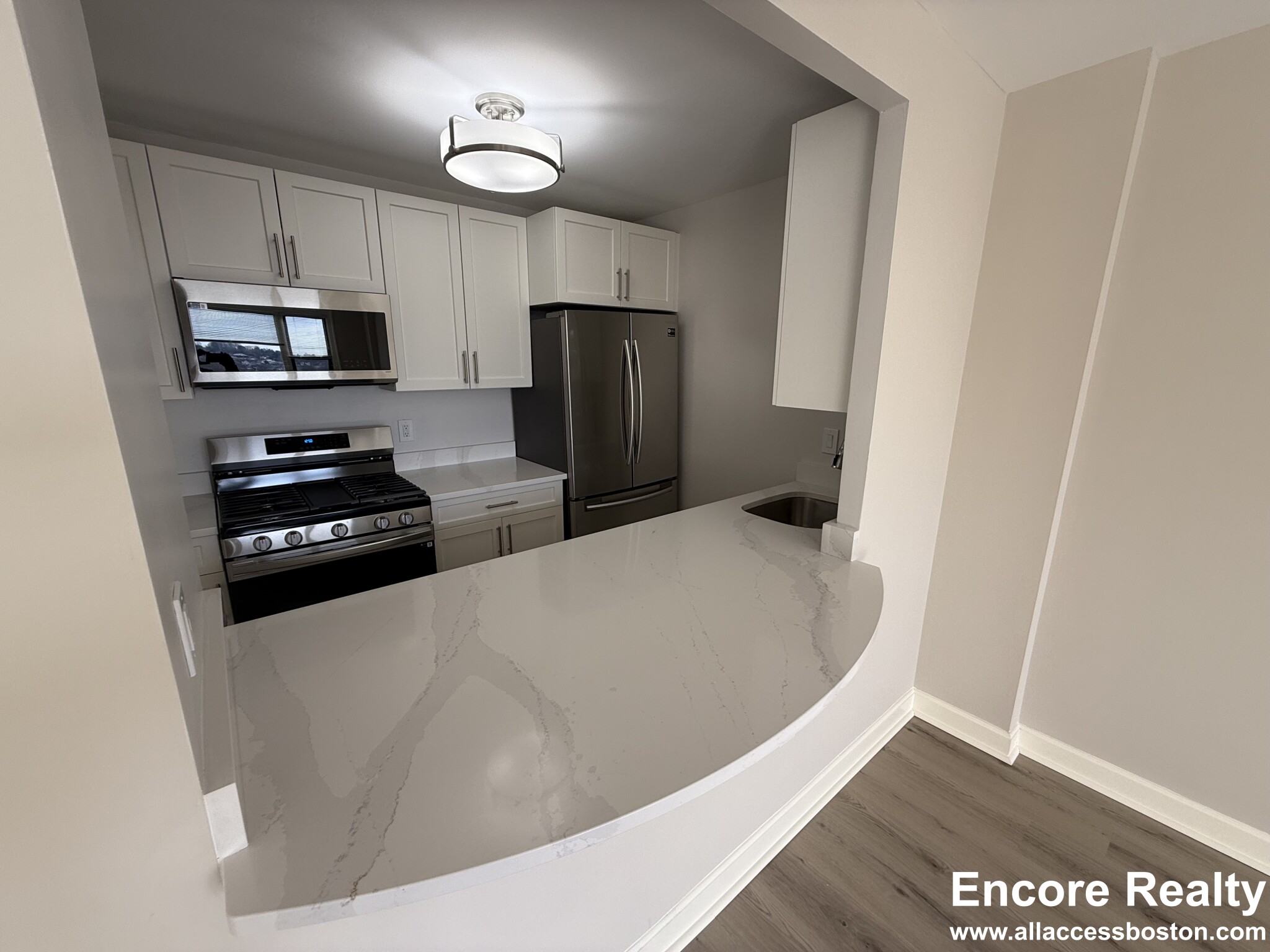 2 bed, 1 bath apartment for rent at 700 Huron Ave Unit 09M, Strawberry Hill — photo 2 of 14
