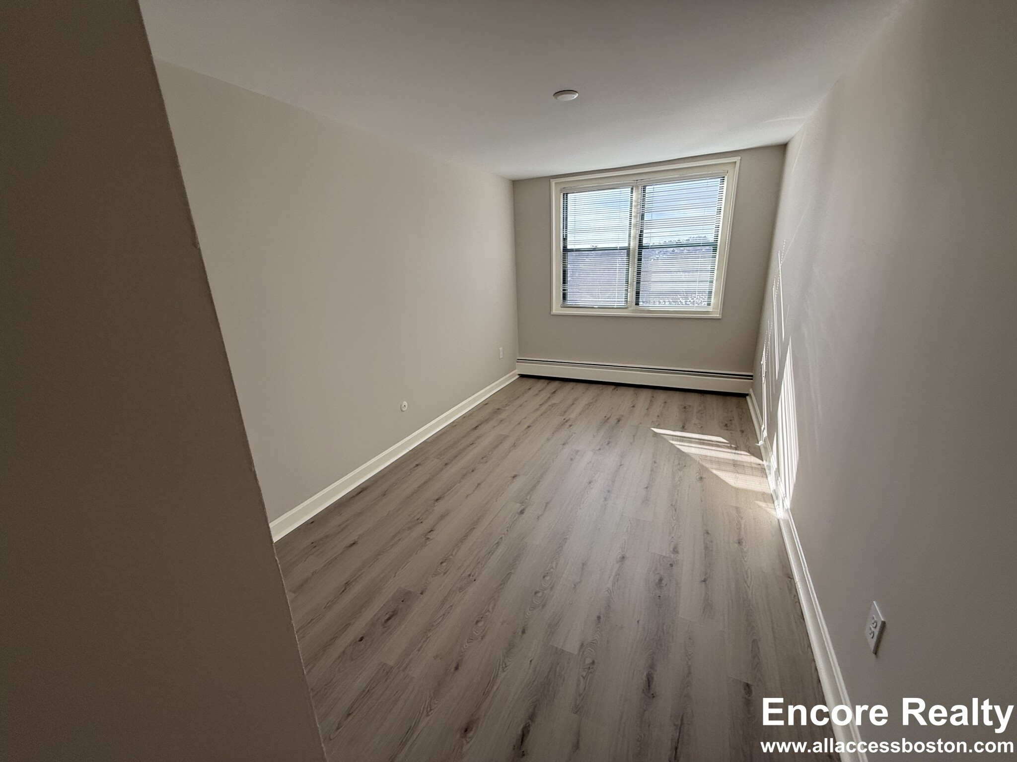 2 bed, 1 bath apartment for rent at 700 Huron Ave Unit 09M, Strawberry Hill — photo 5 of 14