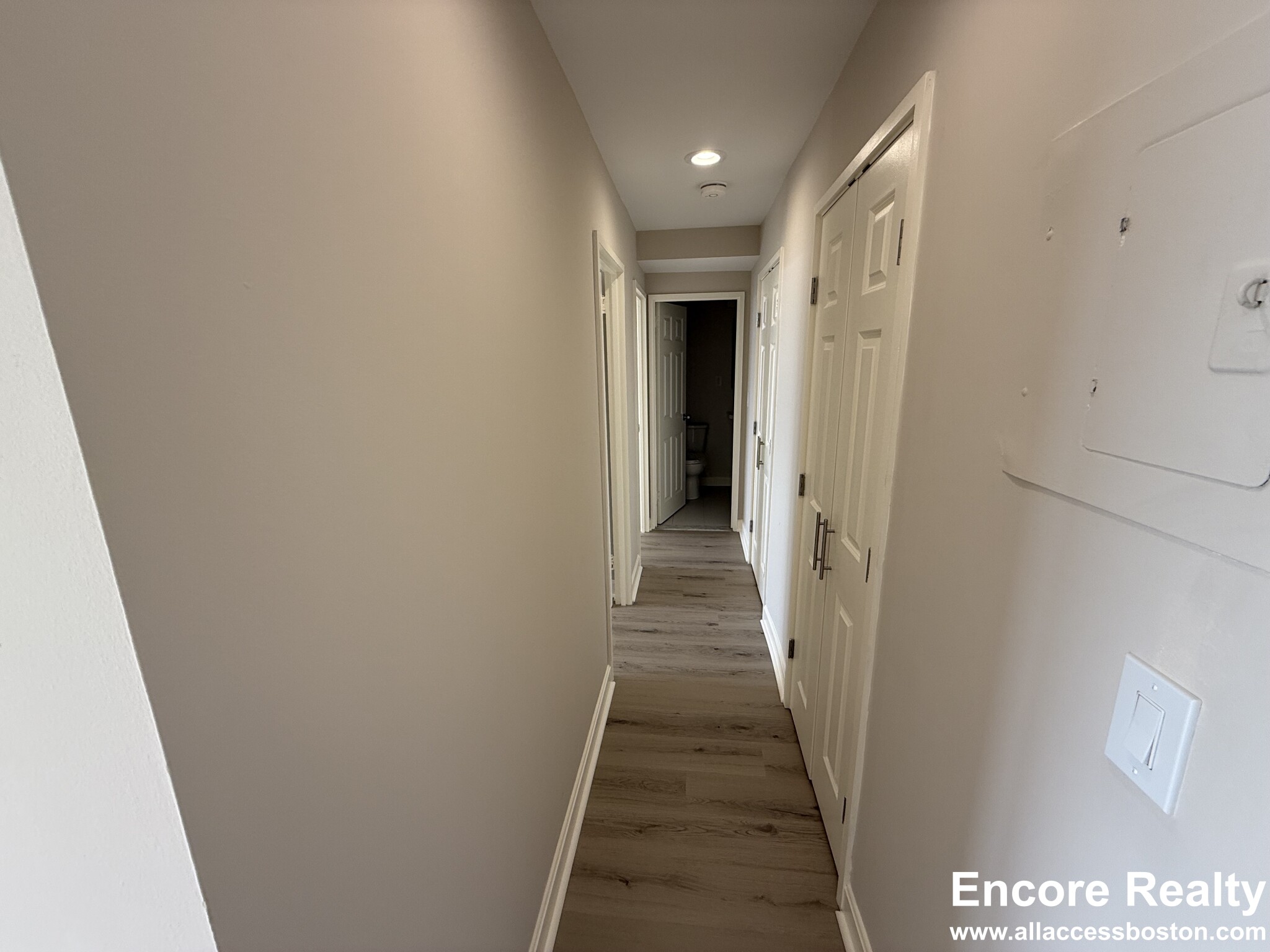 2 bed, 1 bath apartment for rent at 700 Huron Ave Unit 09M, Strawberry Hill — photo 4 of 14