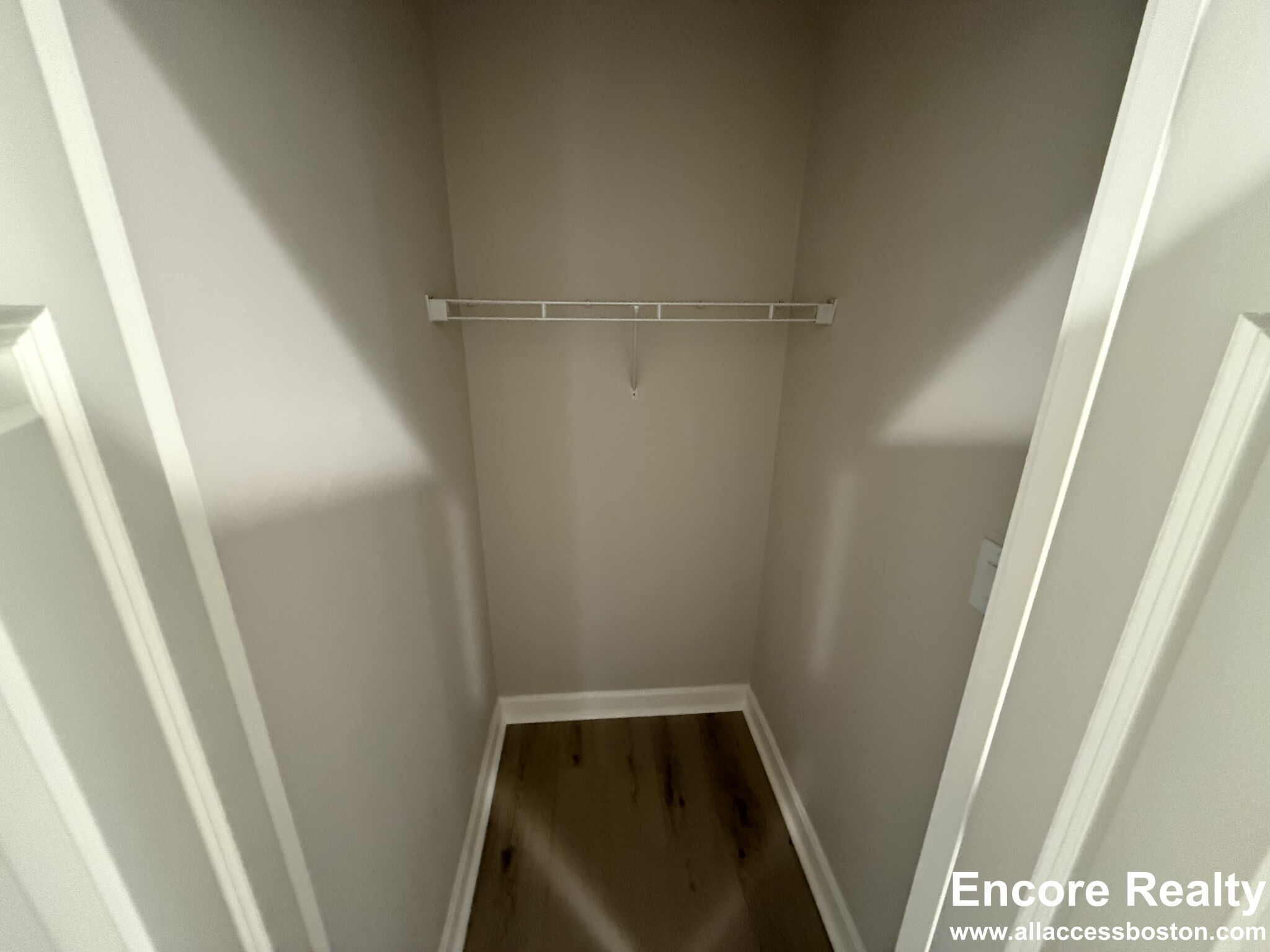 2 bed, 1 bath apartment for rent at 700 Huron Ave Unit 09M, Strawberry Hill — photo 10 of 14