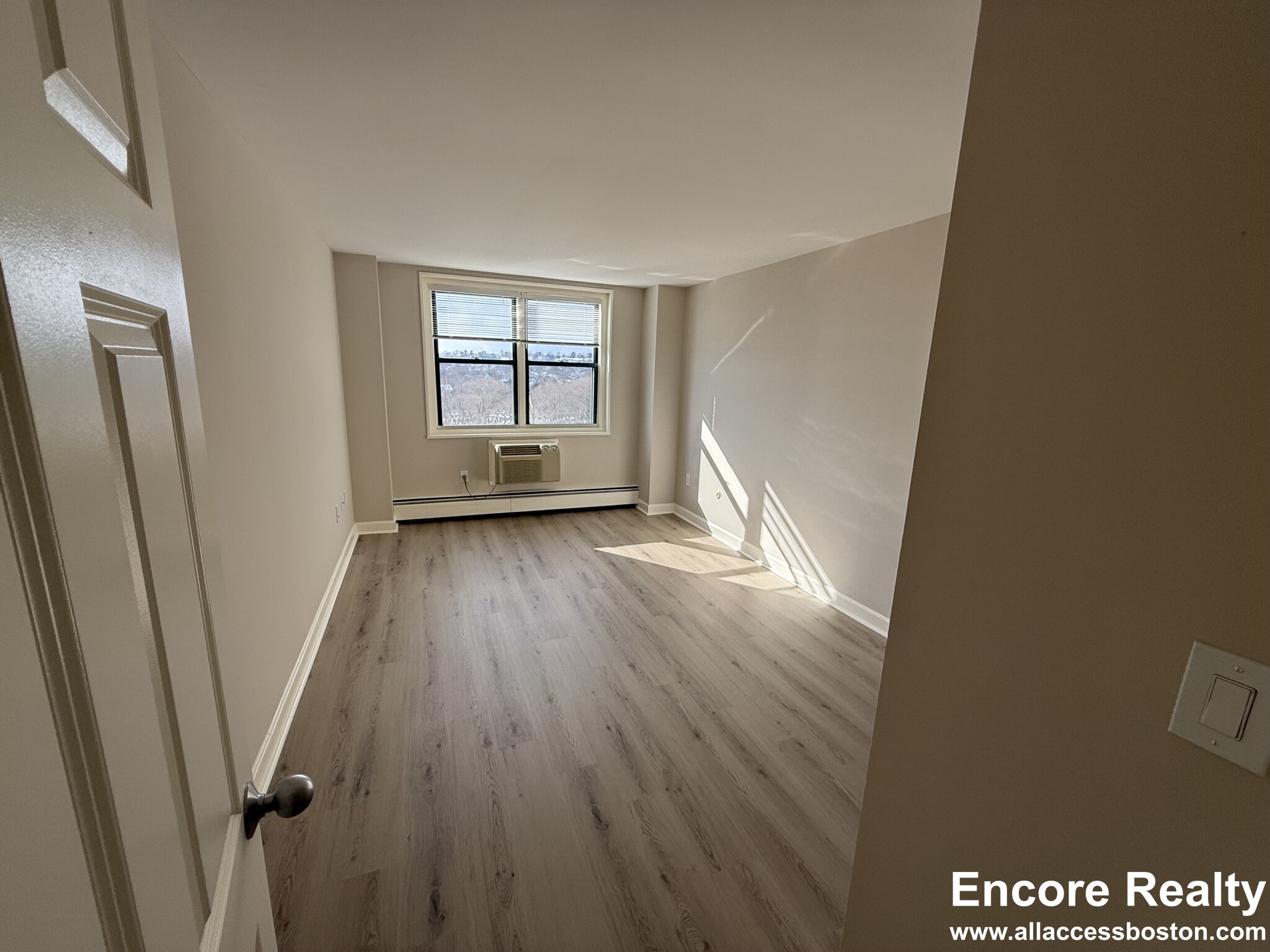 2 bed, 1 bath apartment for rent at 700 Huron Ave Unit 09M, Strawberry Hill — photo 6 of 14