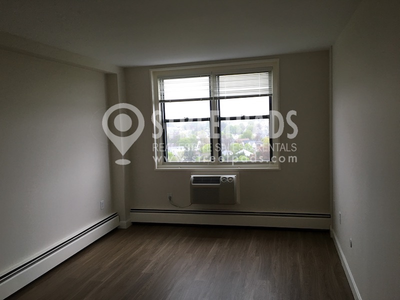 2 bed, 1 bath apartment for rent at 700 Huron Ave Unit 12L, Strawberry Hill — photo 6 of 20