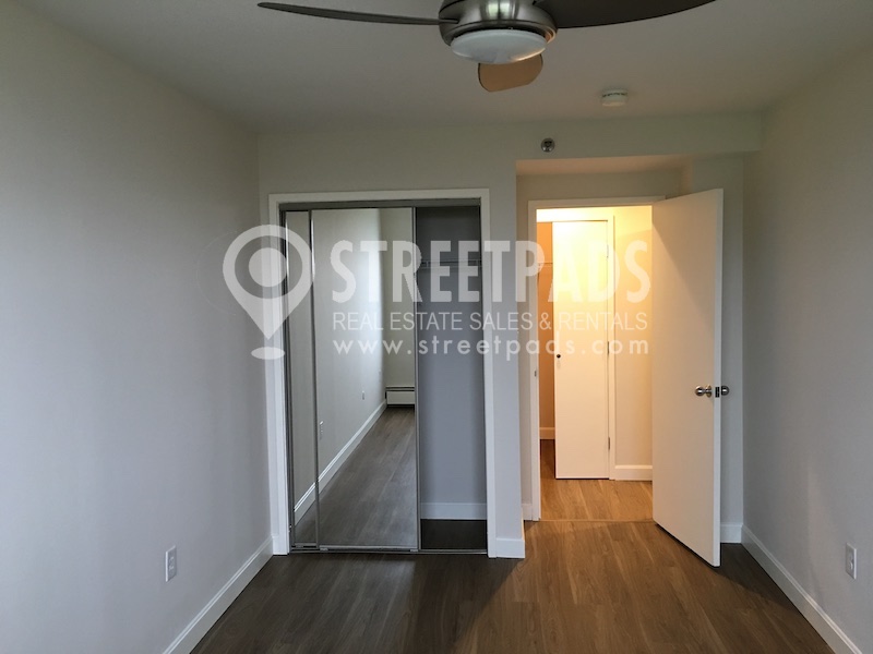 2 bed, 1 bath apartment for rent at 700 Huron Ave Unit 12L, Strawberry Hill — photo 4 of 20