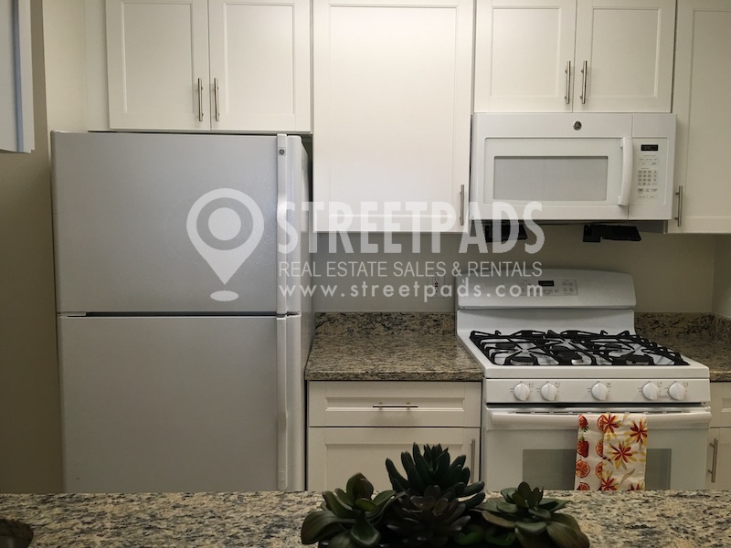 2 bed, 1 bath apartment for rent at 700 Huron Ave Unit 12L, Strawberry Hill — photo 1 of 20