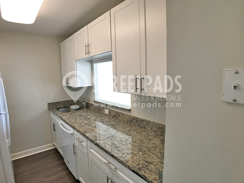 2 bed, 1.5 bath apartment for rent at 700 Huron Ave Unit 4C, Strawberry Hill — photo 3 of 37