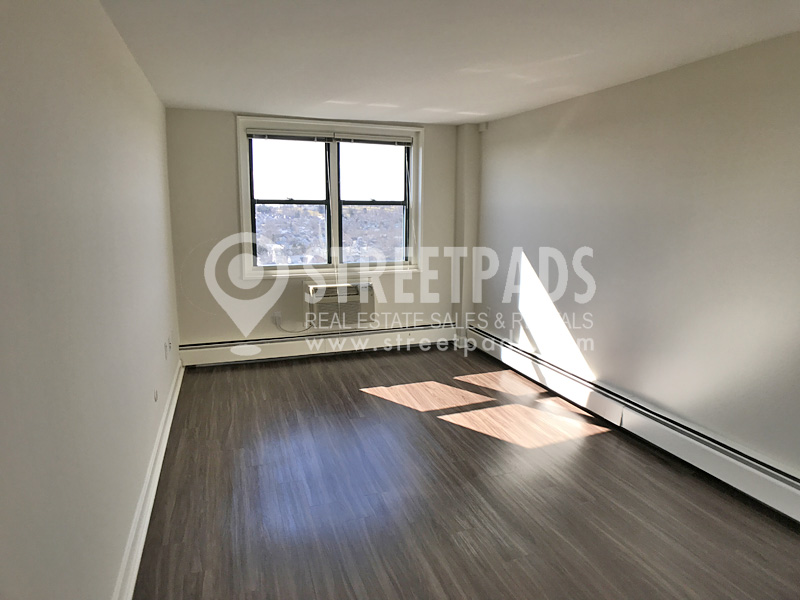 2 bed, 1.5 bath apartment for rent at 700 Huron Ave Unit 4C, Strawberry Hill — photo 18 of 37