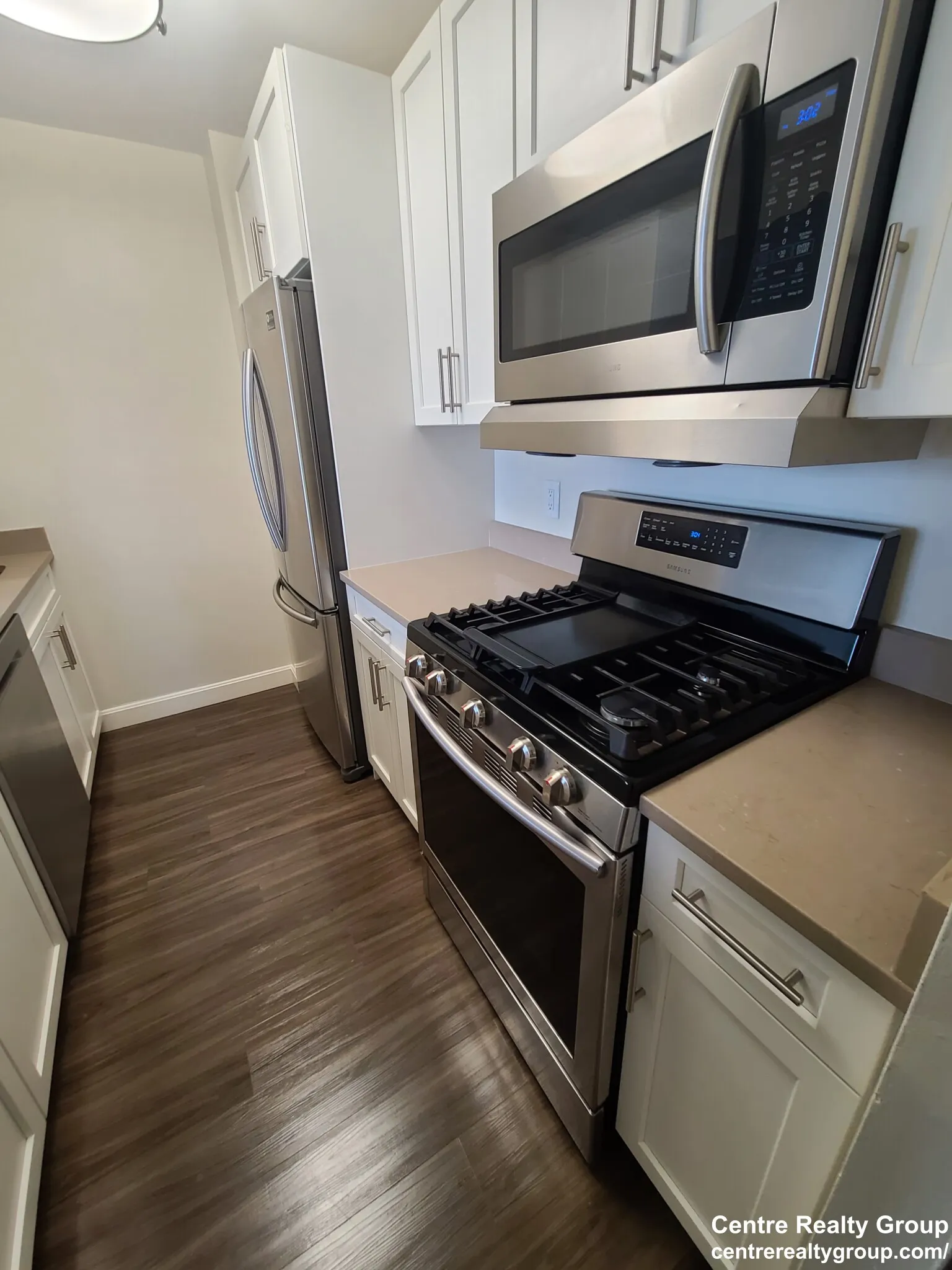 2 bed, 1.5 bath apartment for rent at 700 Huron Ave Unit 5Cu, Strawberry Hill — photo 6 of 14