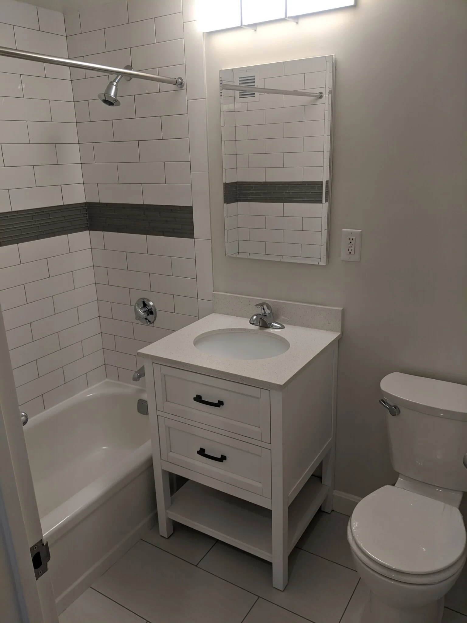 2 bed, 1.5 bath apartment for rent at 700 Huron Ave Unit 5Cu, Strawberry Hill — photo 14 of 14