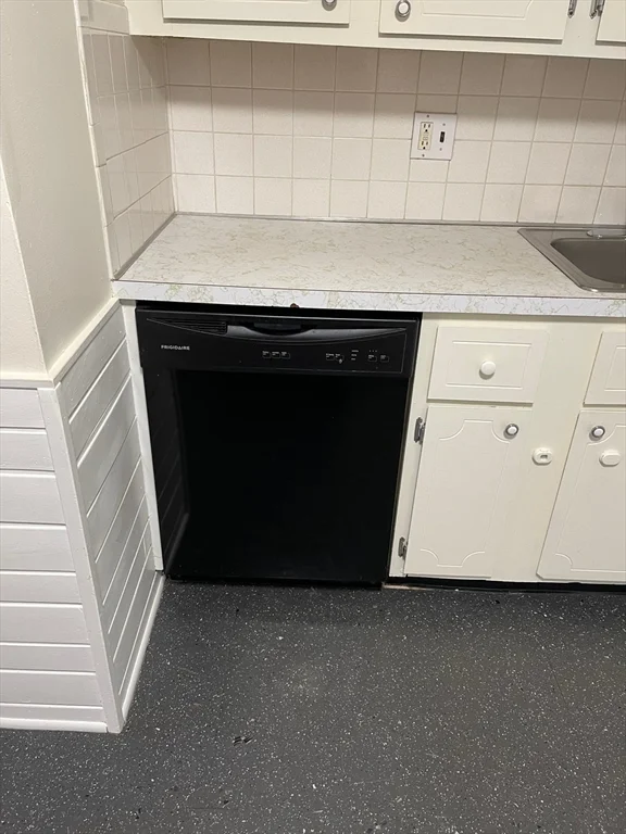 2 bed, 1 bath apartment for rent at 700 Robbins Ave Unit 16, Dracut — photo 11 of 18