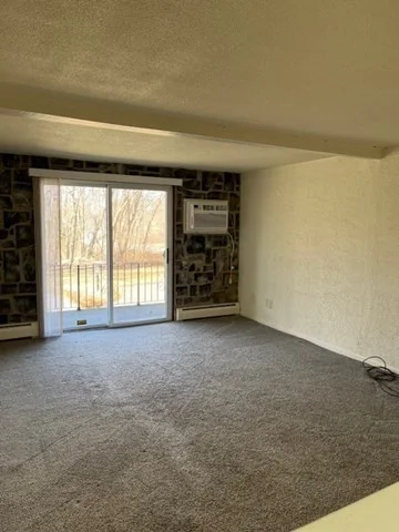 2 bed, 1 bath apartment for rent at 700 Robbins Ave Unit 16, Dracut — photo 4 of 18