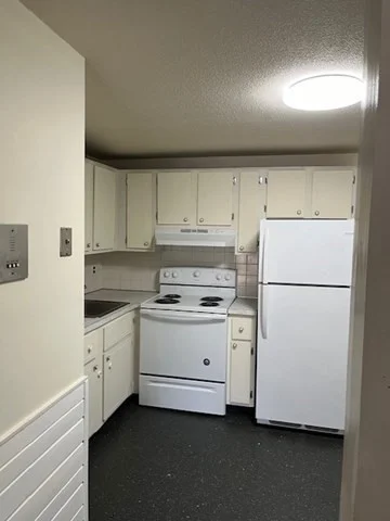 2 bed, 1 bath apartment for rent at 700 Robbins Ave Unit 16, Dracut — photo 7 of 18