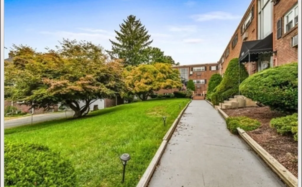 2 bed, 1 bath apartment for rent at 701 Adams St Unit 9, Dorchester — photo 18 of 19