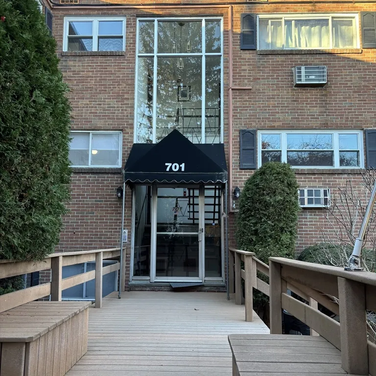 2 bed, 1 bath apartment for rent at 701 Adams St Unit 9, Dorchester