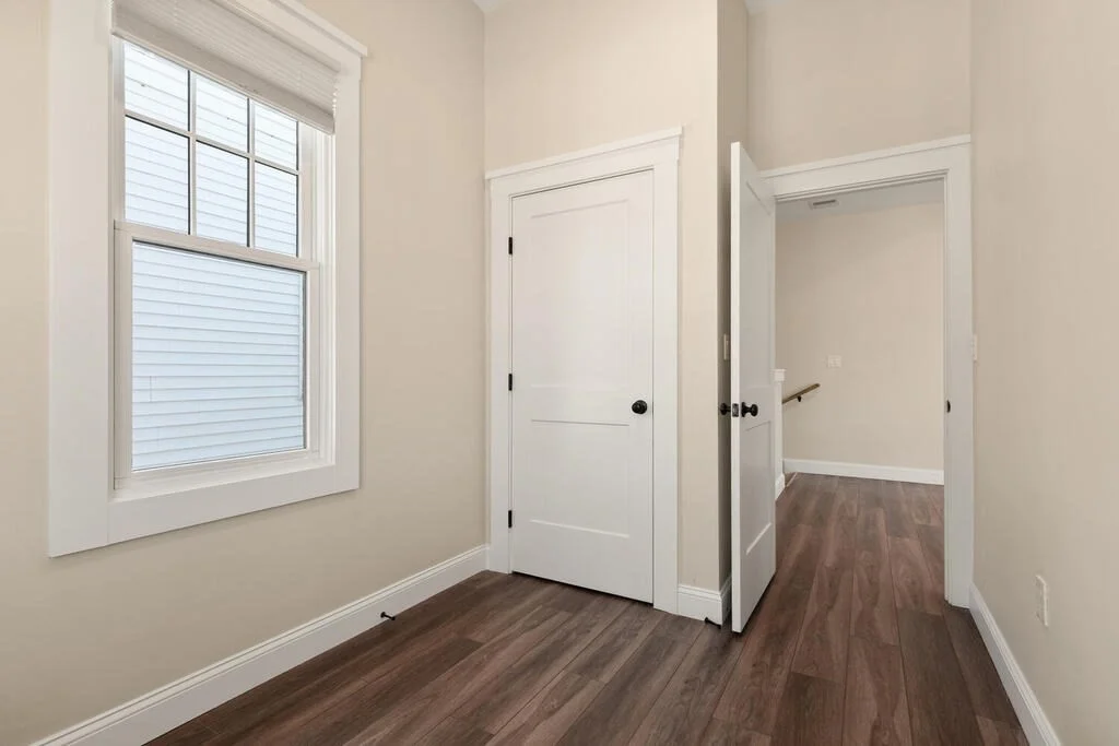 4 bed, 2 bath apartment for rent at 701 E 2nd St Unit 1, South Boston — photo 5 of 10