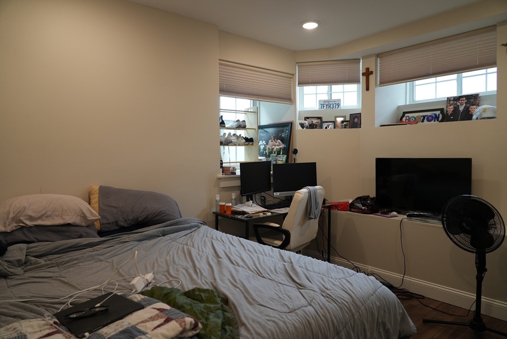 2 bed, 1 bath apartment for rent at 701 E 2nd St Unit A, South Boston — photo 7 of 11