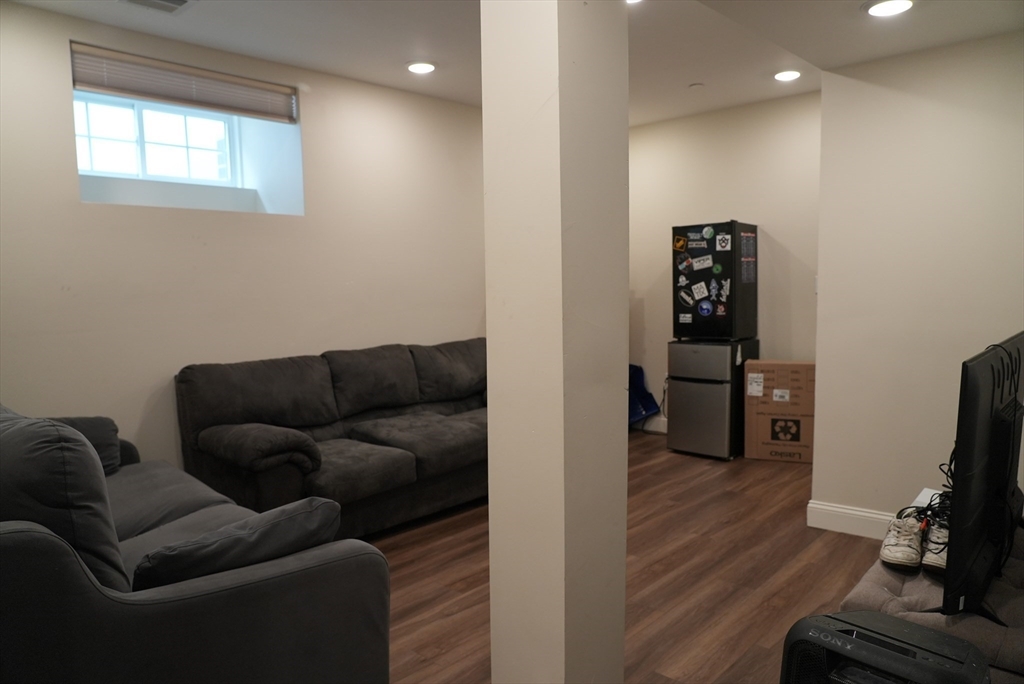 2 bed, 1 bath apartment for rent at 701 E 2nd St Unit A, South Boston — photo 3 of 11